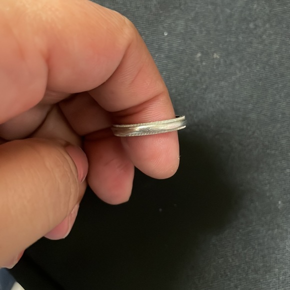 Tiffany & Co. Classic Milgrain Wedding Band in Platinum unisex - Picture 7 of 8